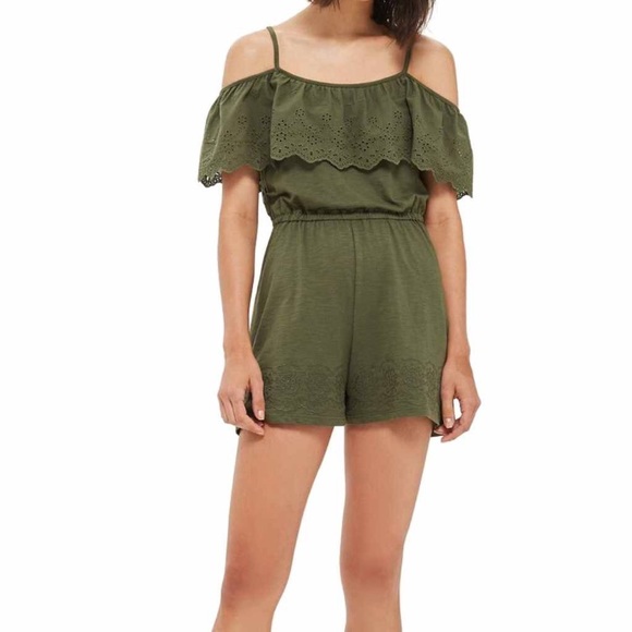 Eyelet ruffle romper - Picture 2 of 4